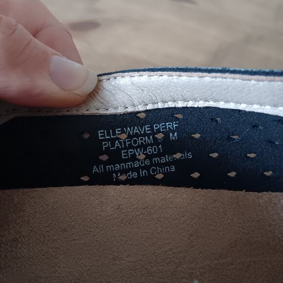 Glolily Elle Platform Wave Perf Black, EPW-601 Women's Size 9M - Pre-owned - Picture 8 of 11